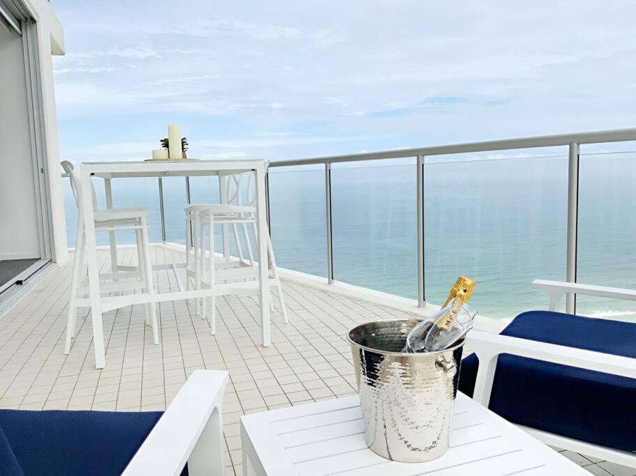 Air On Broadbeach Beachfront 2Level Stunning Apartment With 180 Degree Views Gold Coast Exteriér fotografie